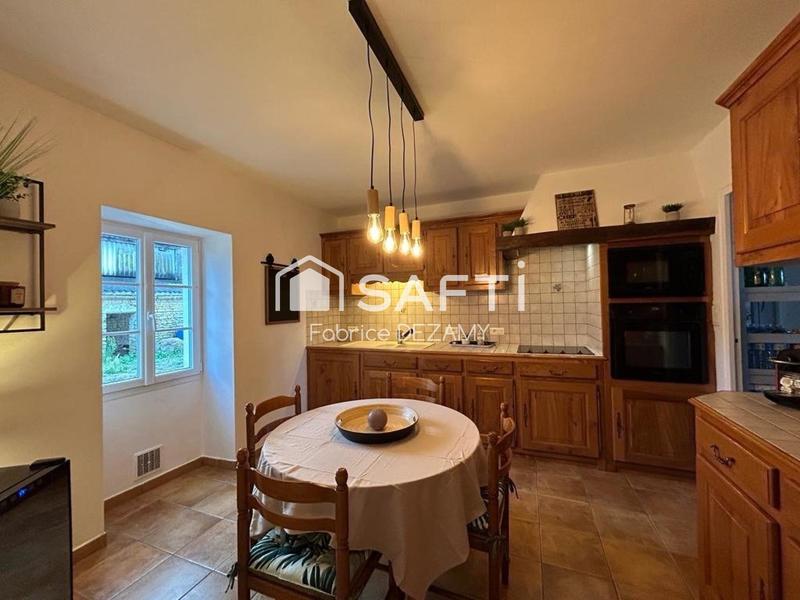 Maison - 240 m² - 9 pièces