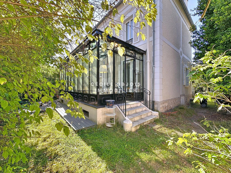 Maison - 147 m² - 9 pièces
