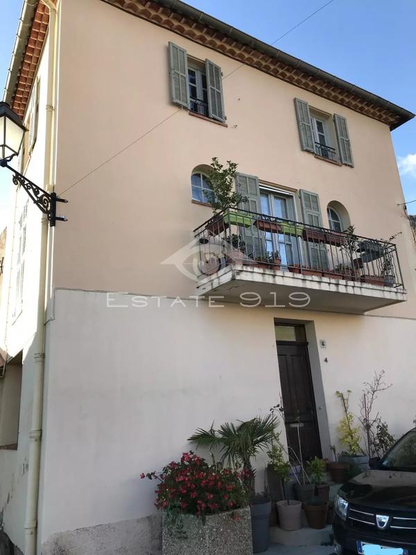 Maison - 92 m² - 4 pièces