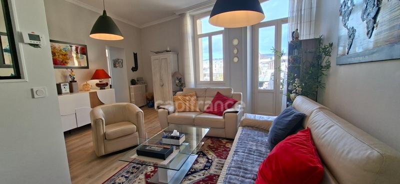 Appartement bourgeois - 103 m² - 3 pièces