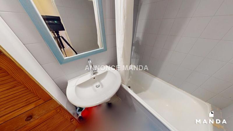 Chambre - 10 m² - 4 pièces