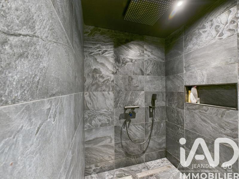 Loft - 111 m² - 5 pièces