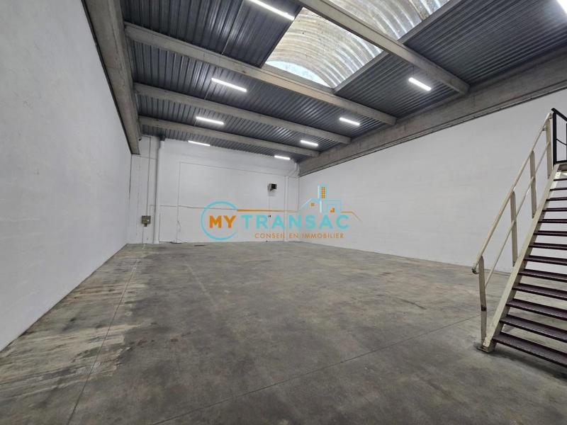 Local d'activité / Entrepôt - 392 m²