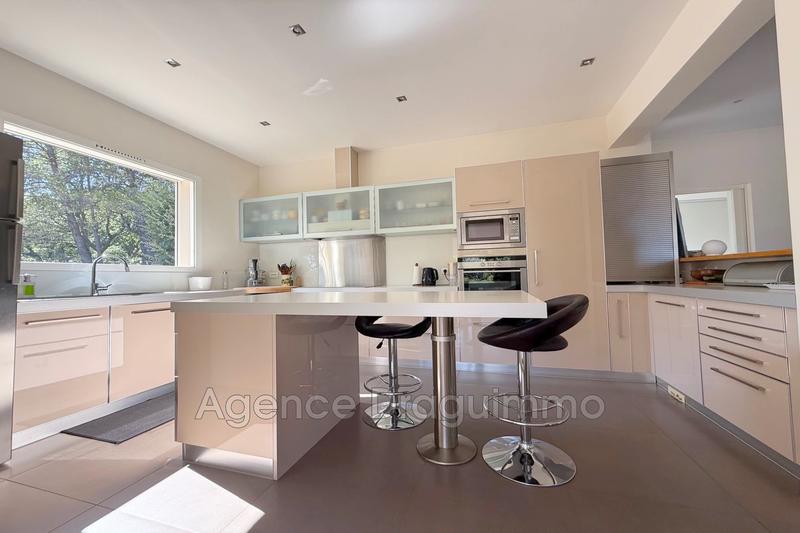 Maison - 169 m² - 6 pièces