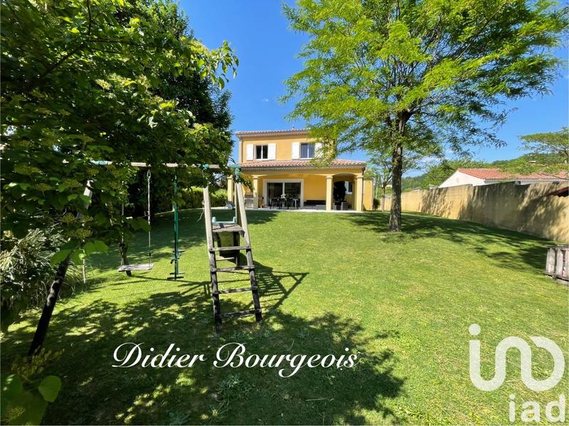 Maison - 185 m² - 8 pièces