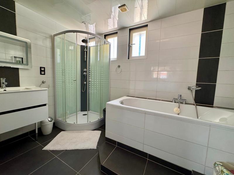 Maison - 136 m² - 5 pièces