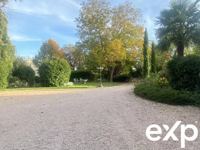 Maison - 288 m² - 11 pièces