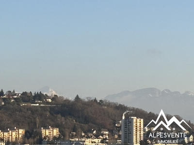 Appartement - 102 m² - 4 pièces