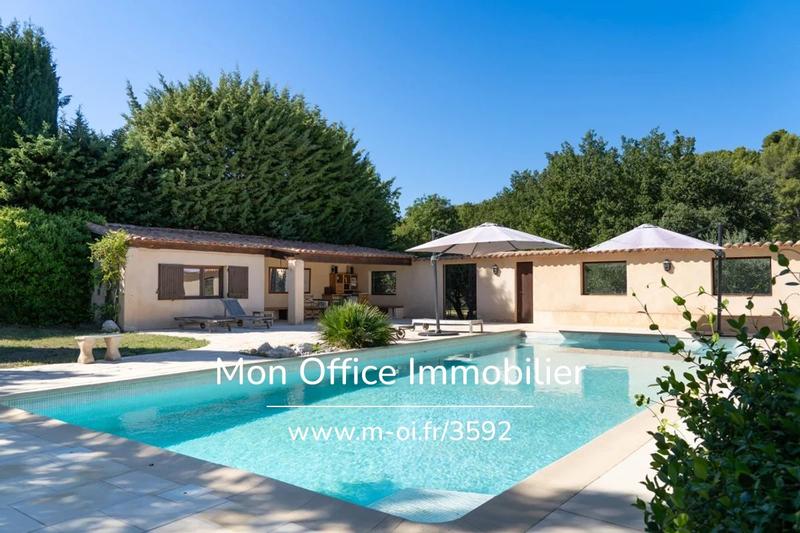 Propriété - 270 m² - 8 pièces