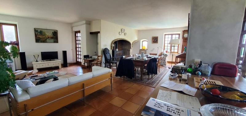 Demeure - 202 m² - 12 pièces