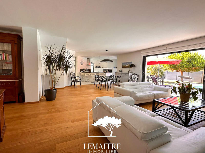 Maison - 163 m² - 5 pièces