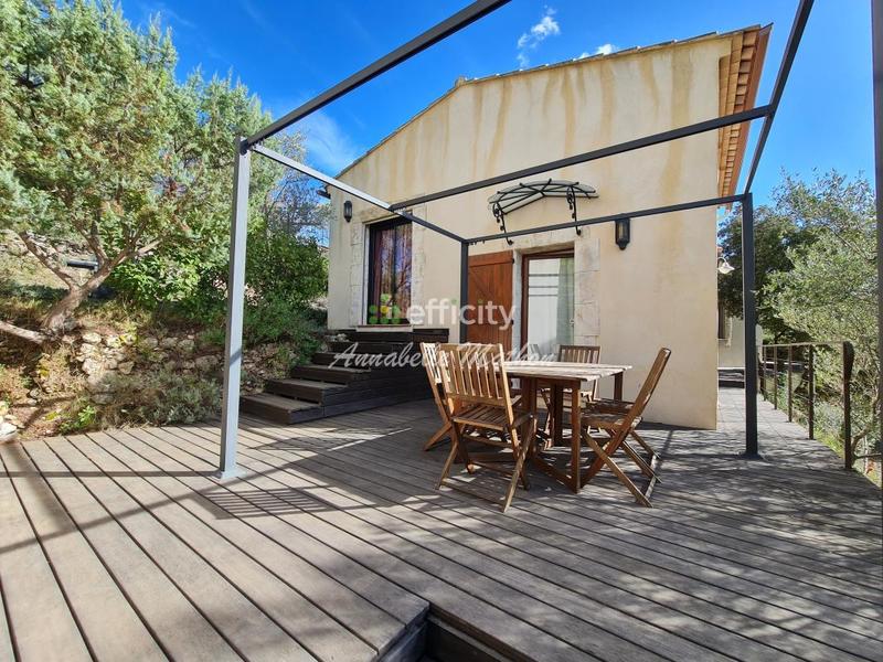 Maison - 280 m² - 8 pièces