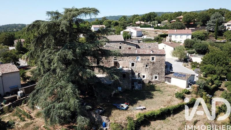 Maison - 110 m² - 8 pièces