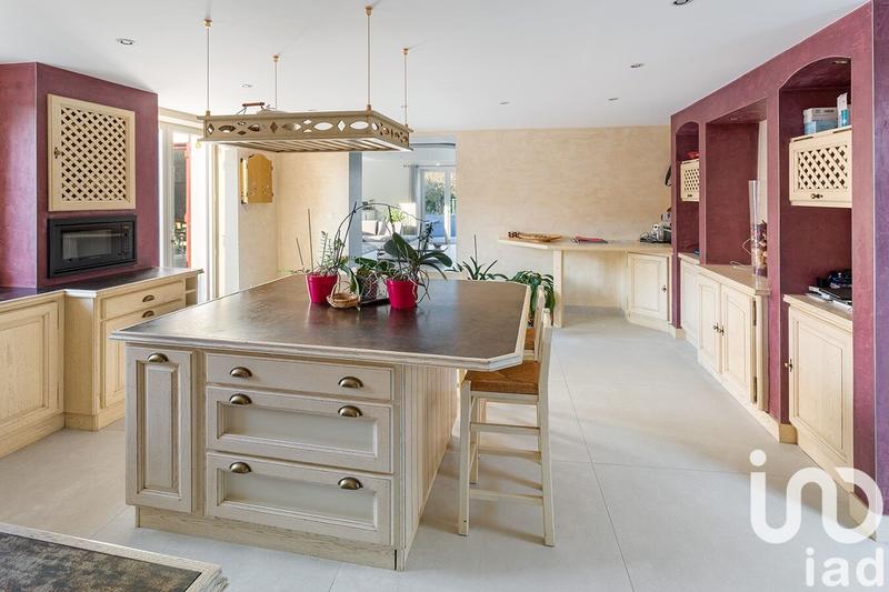 Maison - 324 m² - 10 pièces