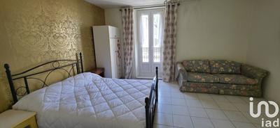 Maison - 280 m² - 9 pièces