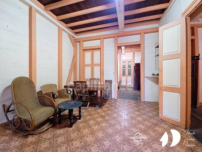 Immeuble - 195 m² - 10 pièces