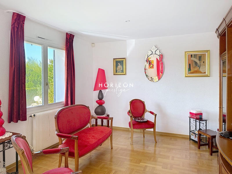 Villa - 262 m² - 10 pièces