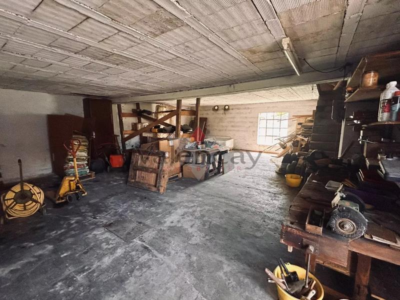 Maison - 270 m² - 8 pièces