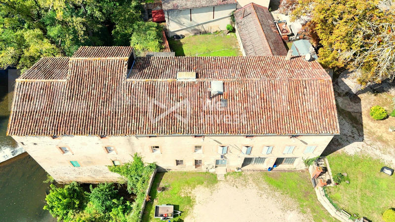 Maison - 300 m² - 6 pièces