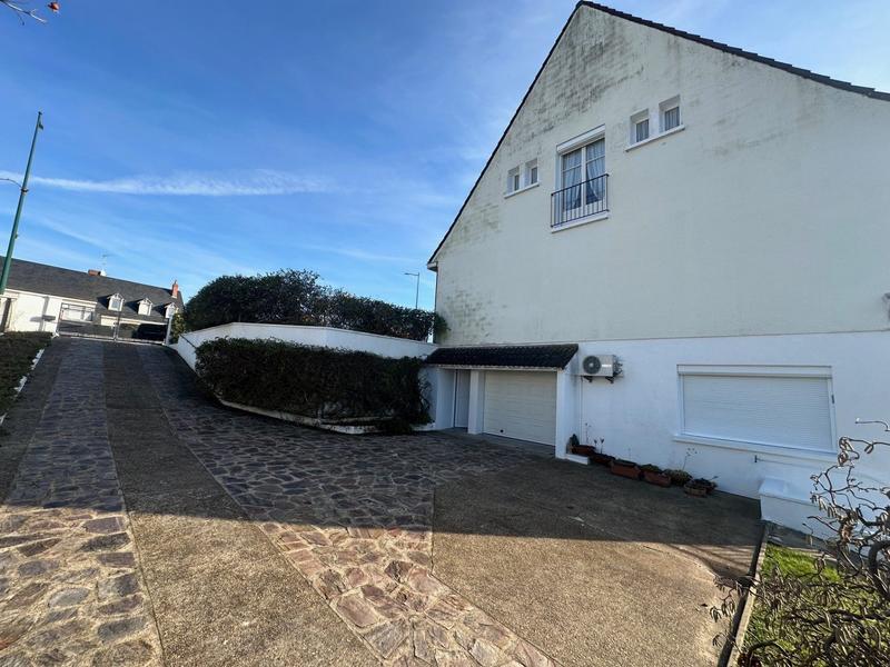 Maison - 211 m² - 7 pièces