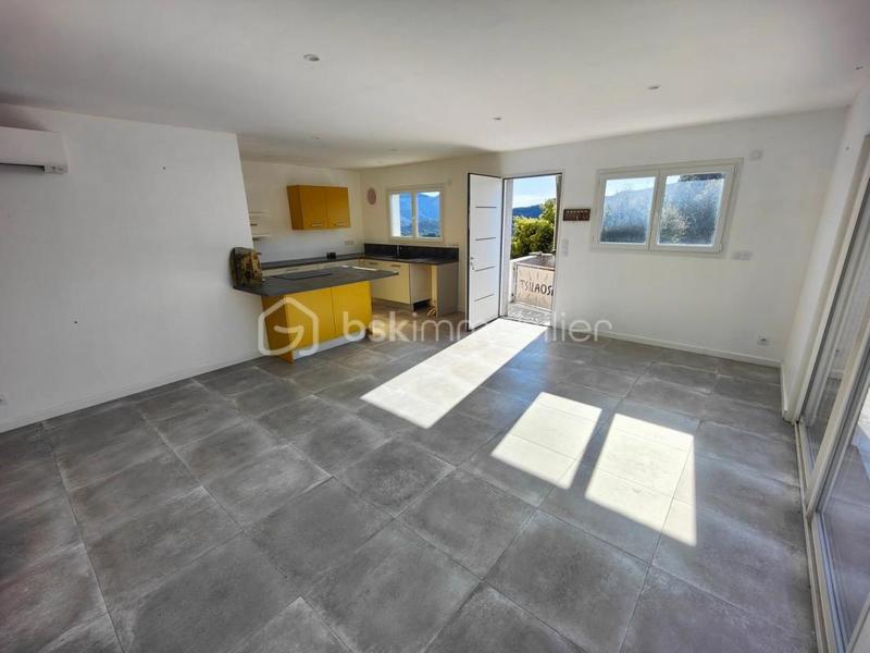 Villa - 80 m² - 4 pièces