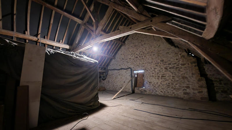 Maison - 240 m² - 8 pièces