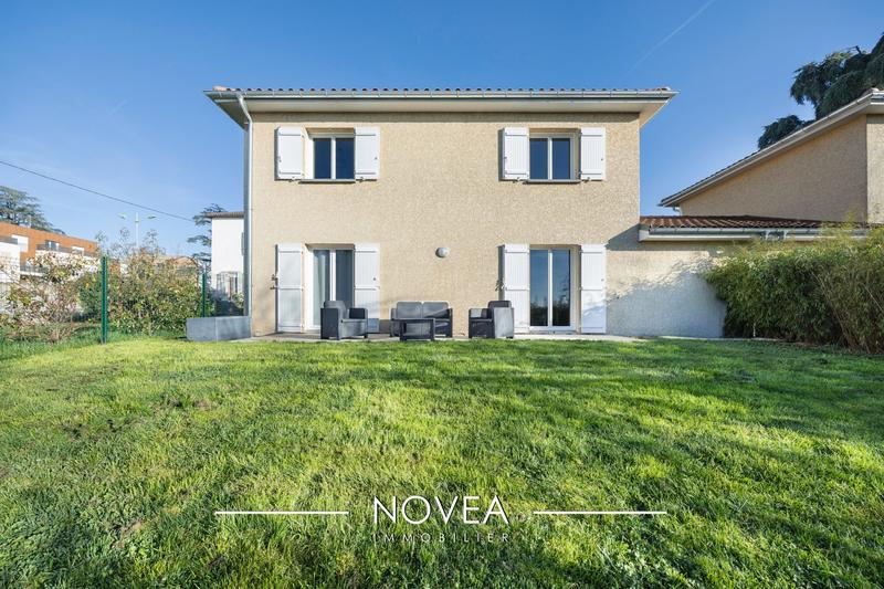 Maison traditionnelle - 102 m² - 5 pièces