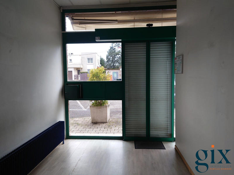 Local commercial - 80 m² - 4 pièces