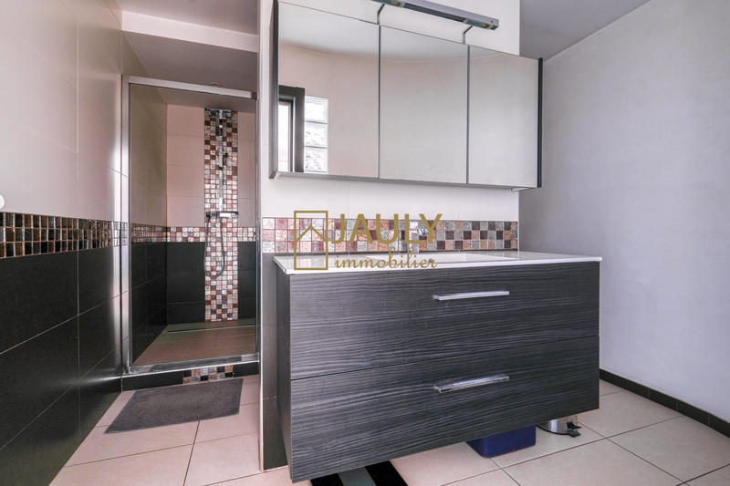 Maison contemporaine - 328 m² - 8 pièces