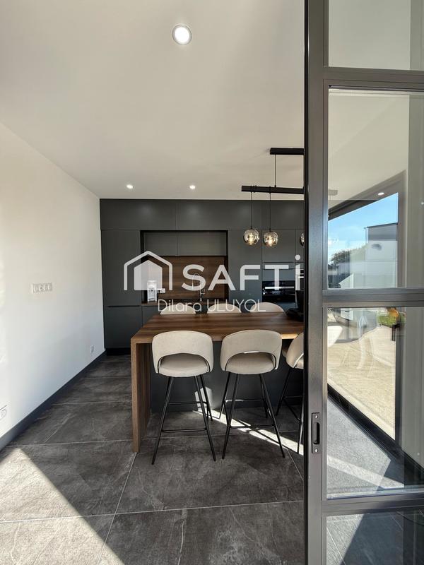 Maison - 152 m² - 8 pièces