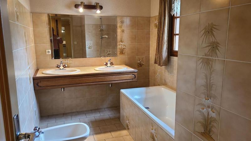 Maison - 170 m² - 6 pièces