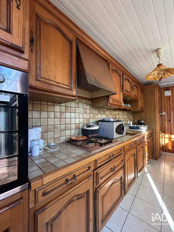 Maison - 250 m² - 6 pièces