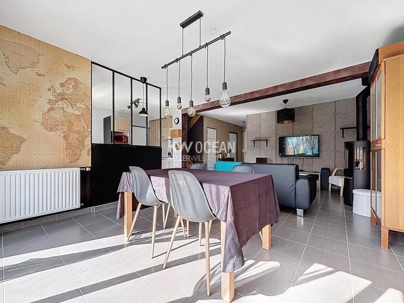 Maison - 95 m² - 5 pièces