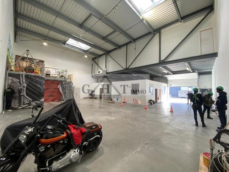 Entrepôt - 530 m²