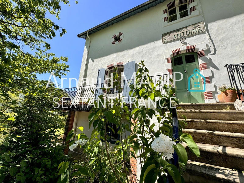 Maison - 220 m² - 8 pièces