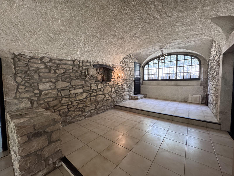 Maison - 311 m² - 9 pièces