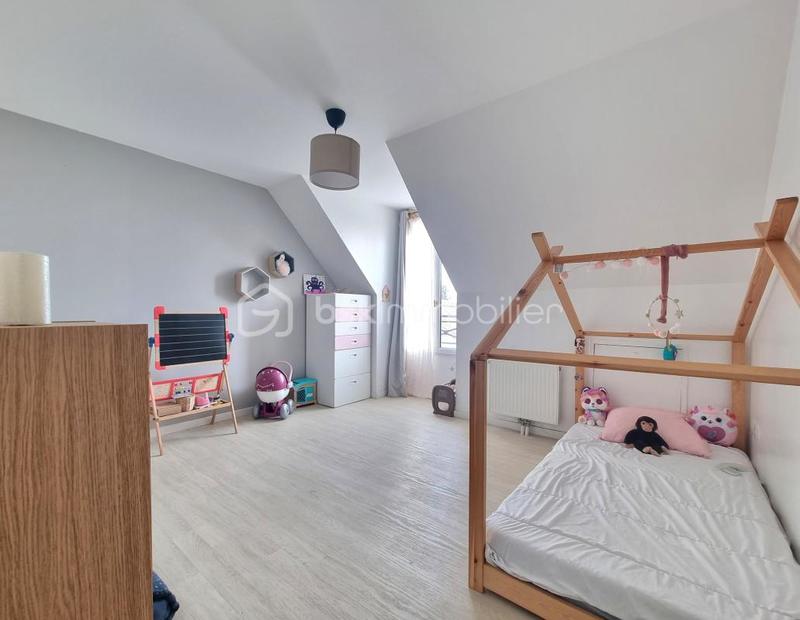 Maison traditionnelle - 98 m² - 4 pièces