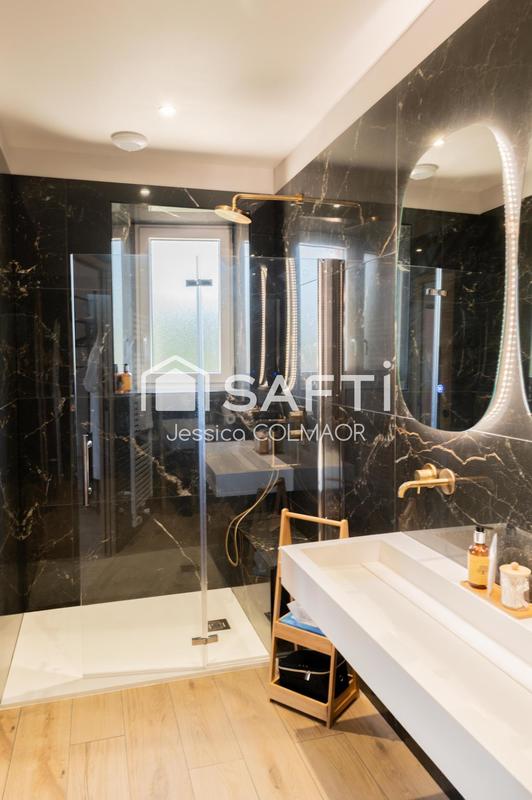 Maison - 371 m² - 7 pièces