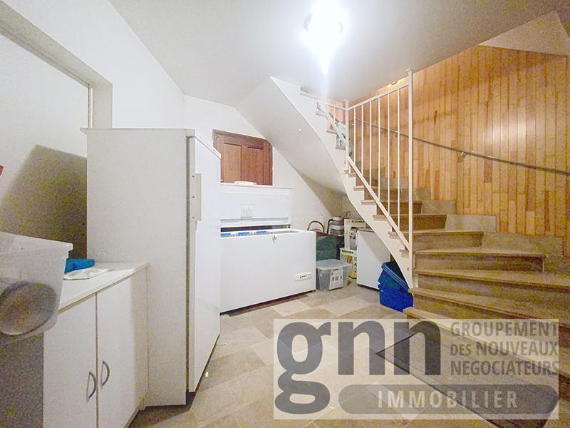 Maison - 284 m² - 9 pièces