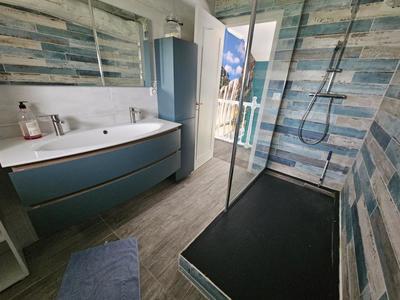 Maison - 247 m² - 8 pièces