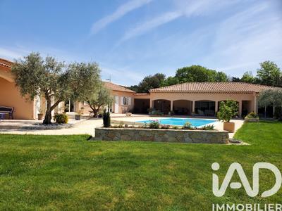 Maison - 260 m² - 7 pièces