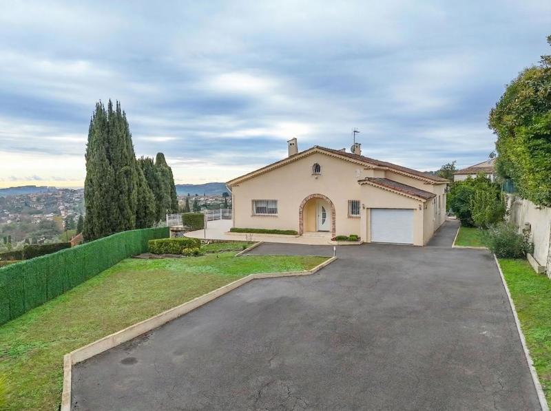 Maison - 192 m² - 4 pièces