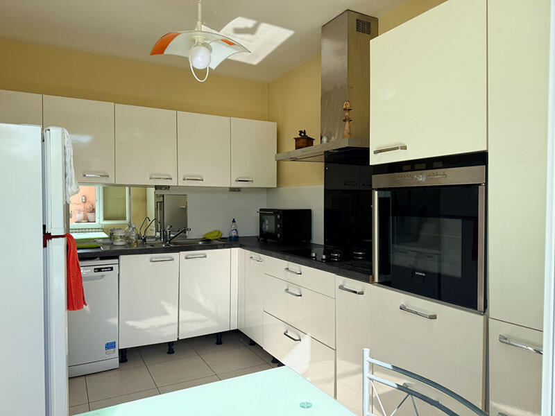 Maison - 93 m² - 4 pièces