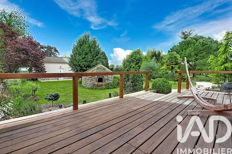 Maison - 237 m² - 8 pièces