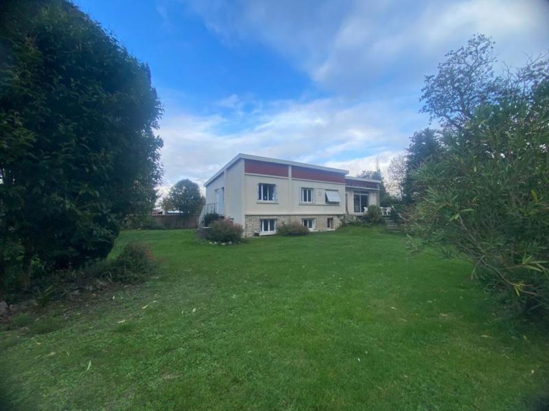 Maison - 202 m² - 7 pièces