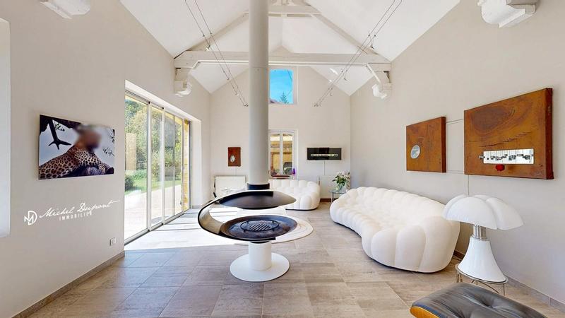 Maison - 257 m² - 9 pièces