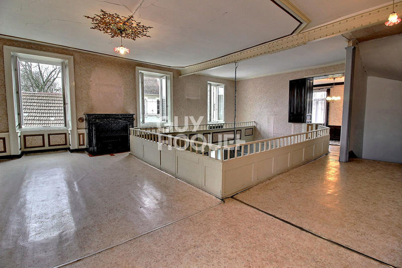 Maison - 400 m² - 13 pièces