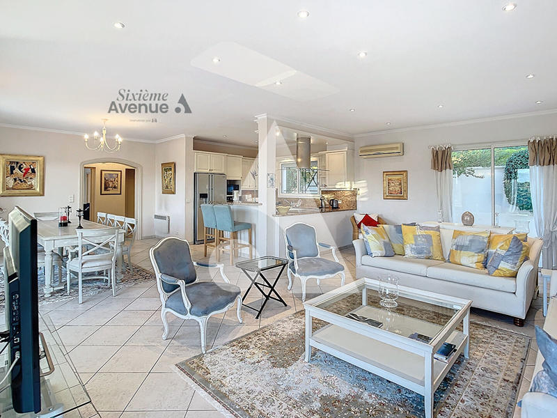 Villa - 247 m² - 7 pièces