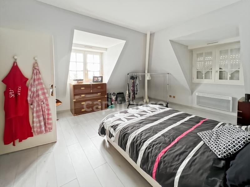 Maison - 224 m² - 7 pièces