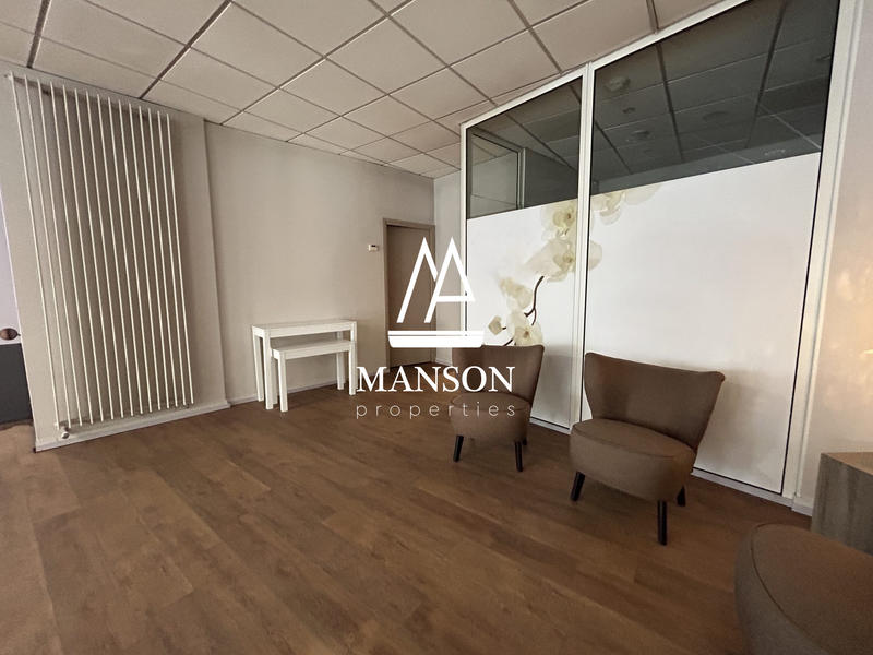 Local commercial - 226 m² - 6 pièces